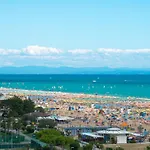 Apartman Three-bedroom Very Close To The