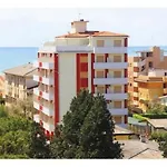Three-bedroom Very Close To The *