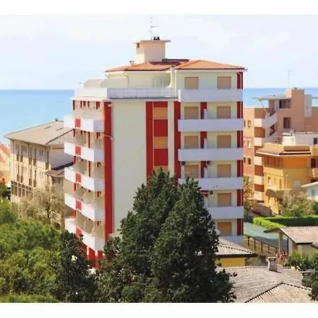 Apartment Three-bedroom Very Close To The Bibione