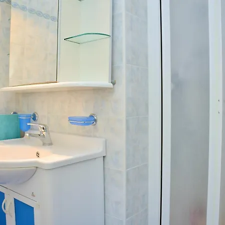 Apartment Three-bedroom Very Close To The