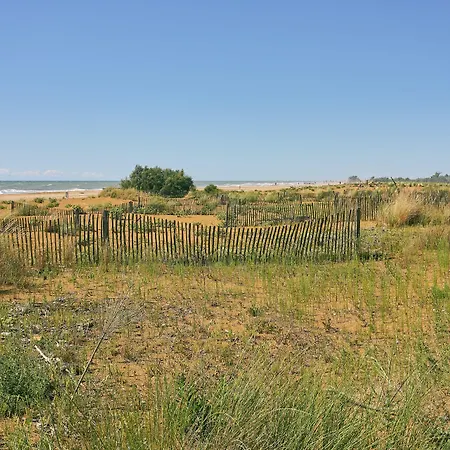 Apartment Three-bedroom Very Close To The *