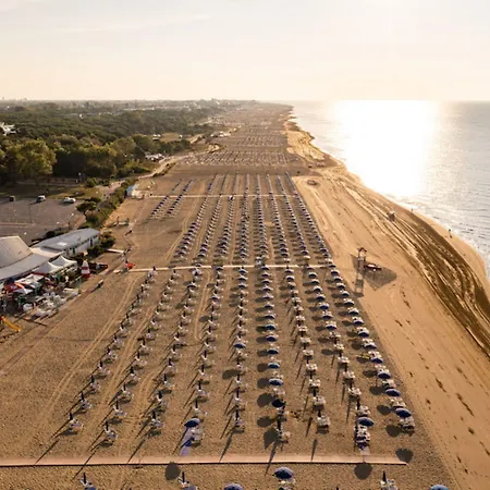 Three-bedroom Very Close To The *