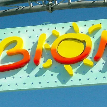 Apartment Three-bedroom Very Close To The