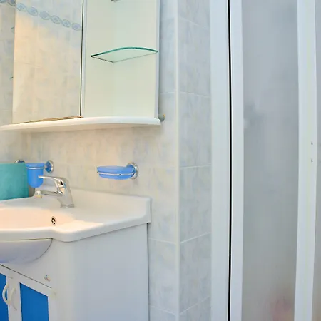 Three-bedroom Very Close To The ביביונה