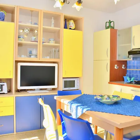 Three-bedroom Very Close To The Bibione