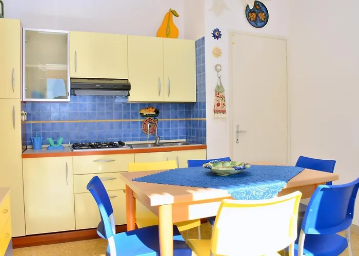 Lägenhet Three-bedroom Very Close To The