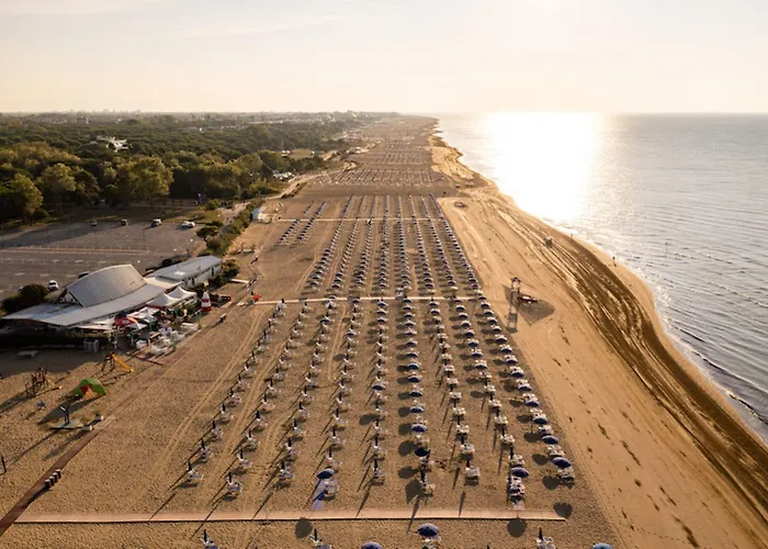 Three-bedroom Very Close To The *